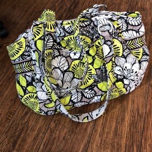 Stunning Vera Bradley purse!